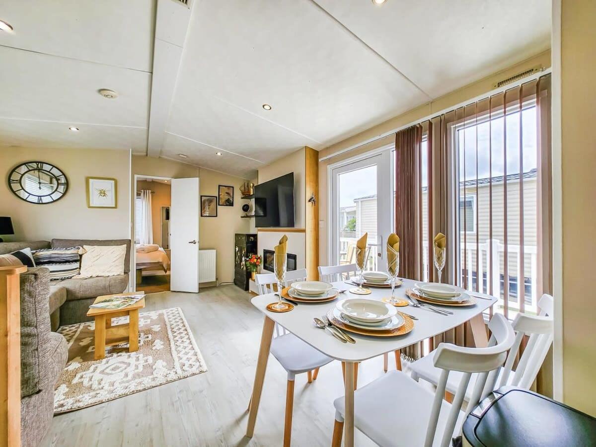 Villa Escape To Paradise At Pevensey Bay Holiday Park 13 Woodland Walk Exterior foto